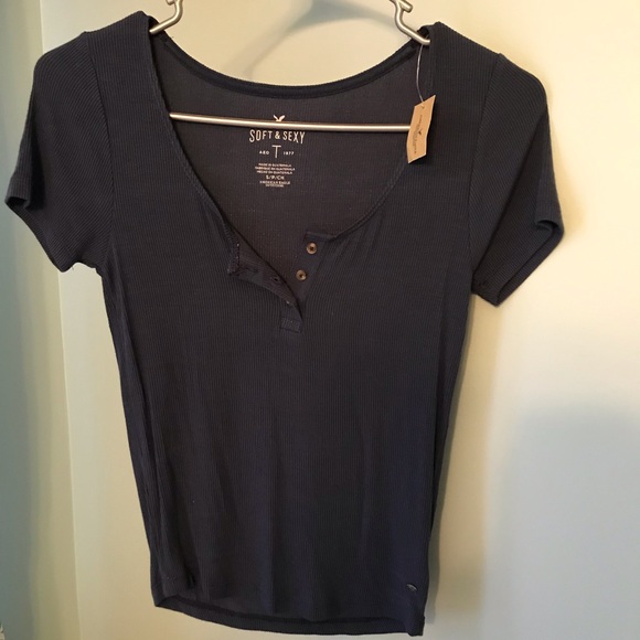 Navy AEO top - Picture 1 of 4